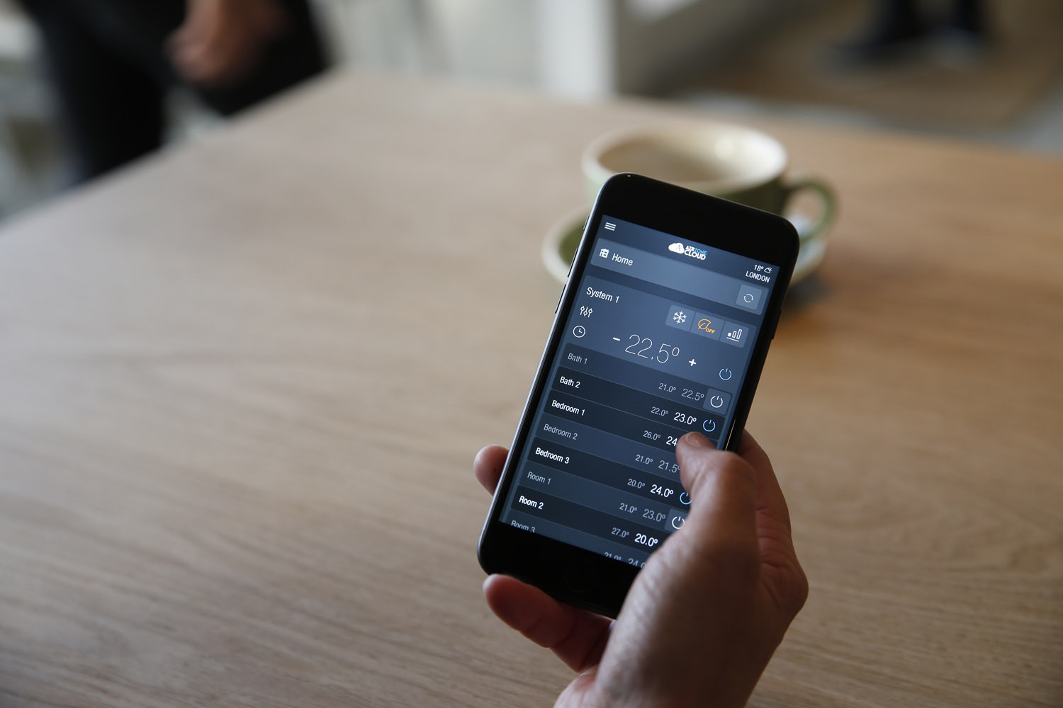 IntesisHome-Smartphone-App.jpg#asset:15358
